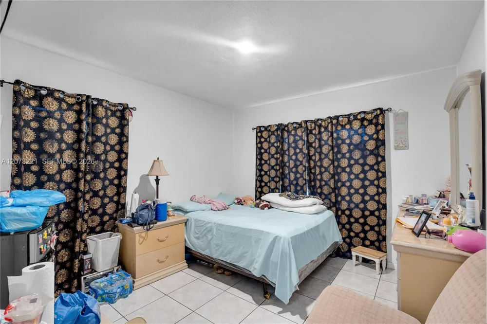 1191 NW 49th St Miami, FL 33127