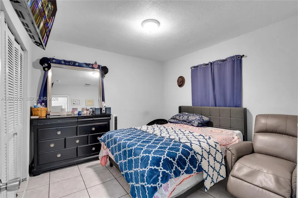1191 NW 49th St Miami, FL 33127