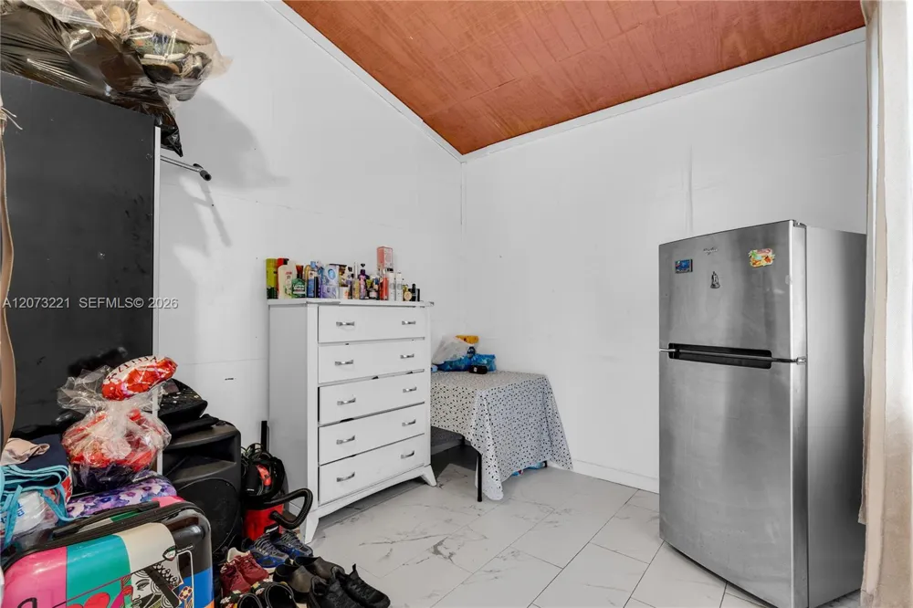 1191 NW 49th St Miami, FL 33127