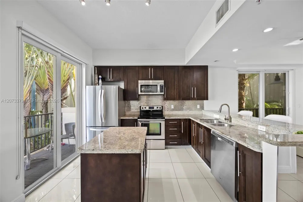 2690 Federal Hwy #30 (65) Boynton Beach, FL 33435