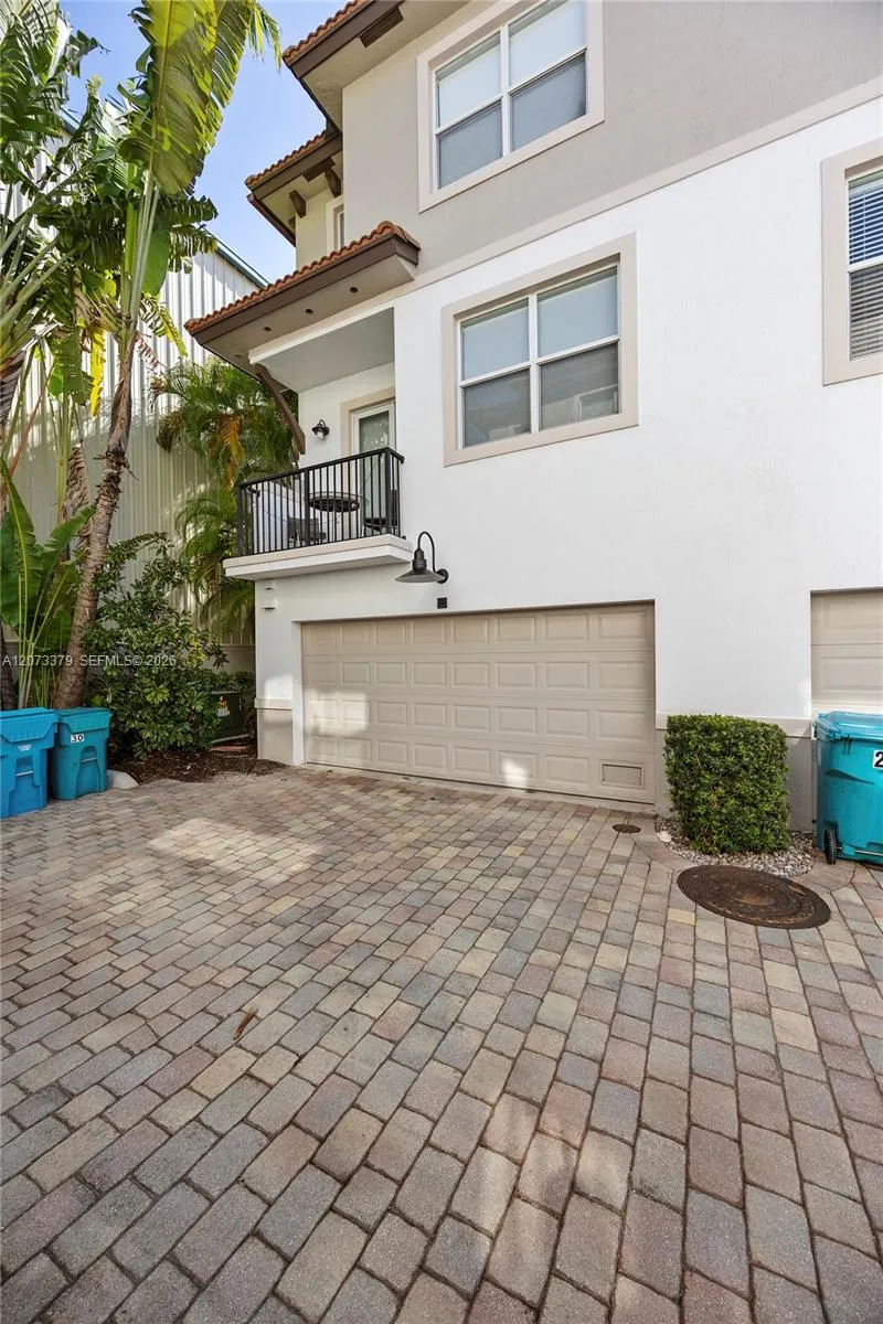 2690 Federal Hwy #30 (65) Boynton Beach, FL 33435