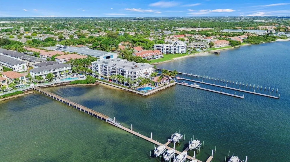 2690 Federal Hwy #30 (65) Boynton Beach, FL 33435