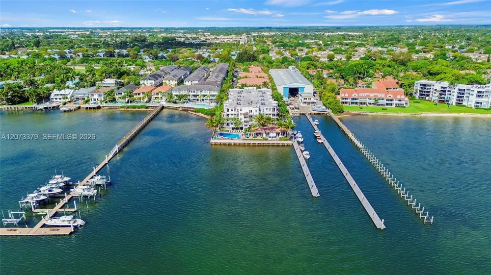 2690 Federal Hwy #30 (65) Boynton Beach, FL 33435