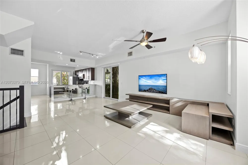 2690 Federal Hwy #30 (65) Boynton Beach, FL 33435
