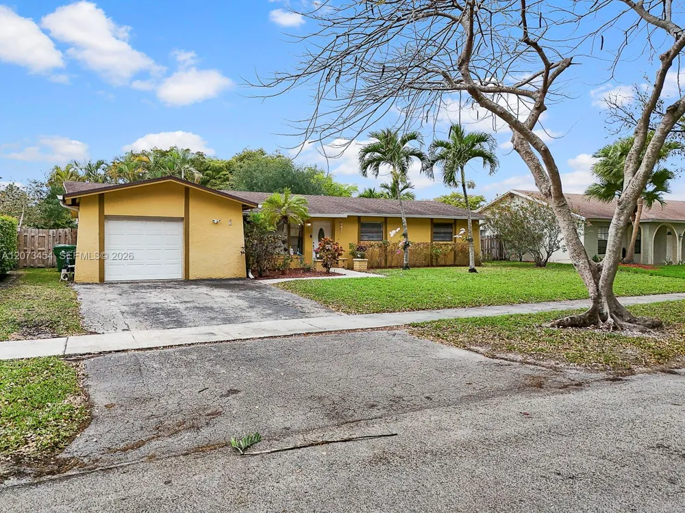 5009 SW 104th Ave Cooper City, FL 33328