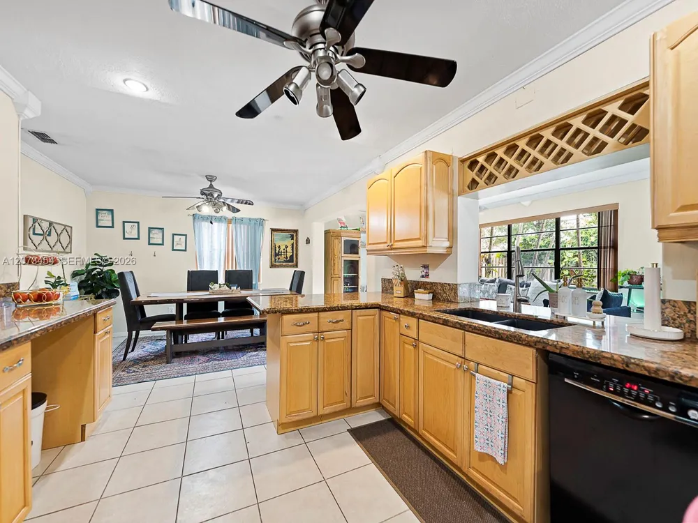 5009 SW 104th Ave Cooper City, FL 33328