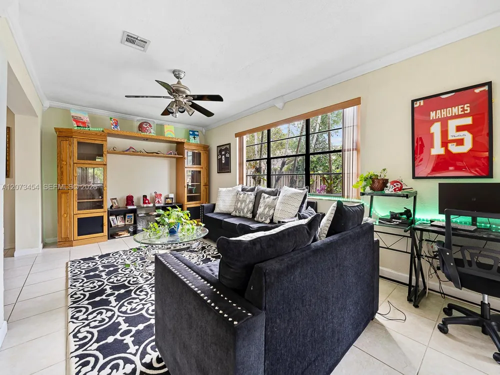 5009 SW 104th Ave Cooper City, FL 33328
