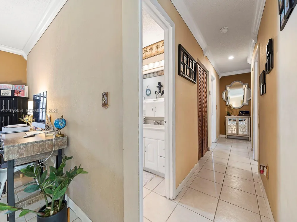 5009 SW 104th Ave Cooper City, FL 33328