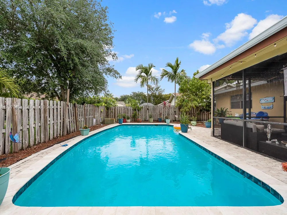 5009 SW 104th Ave Cooper City, FL 33328