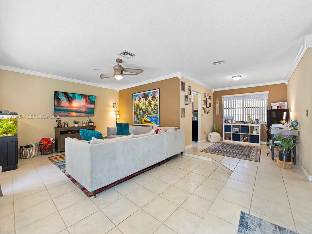 5009 SW 104th Ave Cooper City, FL 33328