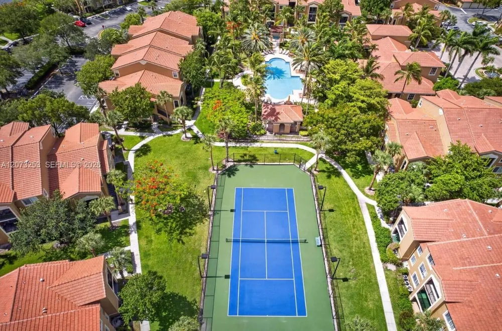 8060 Nob Hill Rd #101 Tamarac, FL 33321