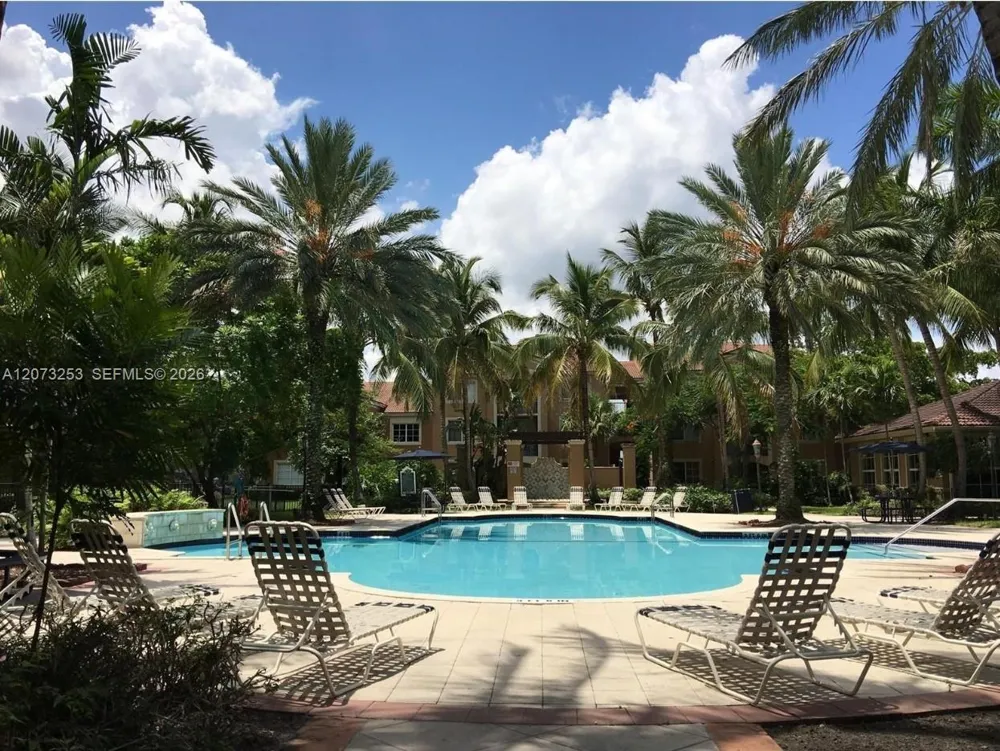 8060 Nob Hill Rd #101 Tamarac, FL 33321