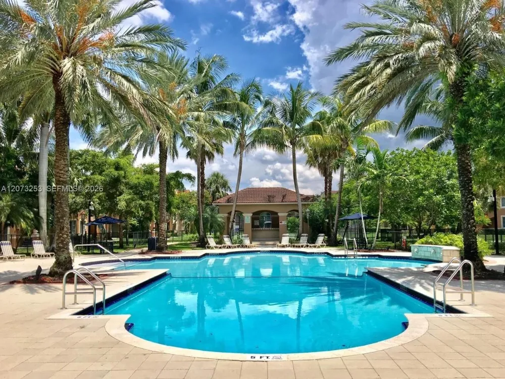 8060 Nob Hill Rd #101 Tamarac, FL 33321