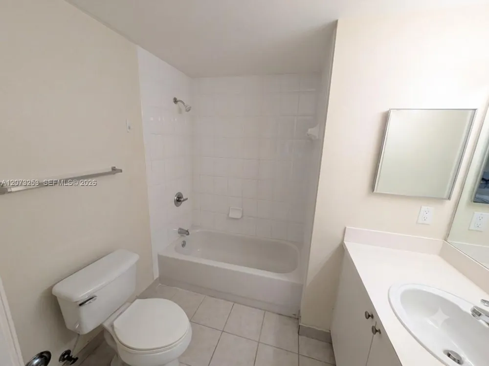 8060 Nob Hill Rd #101 Tamarac, FL 33321