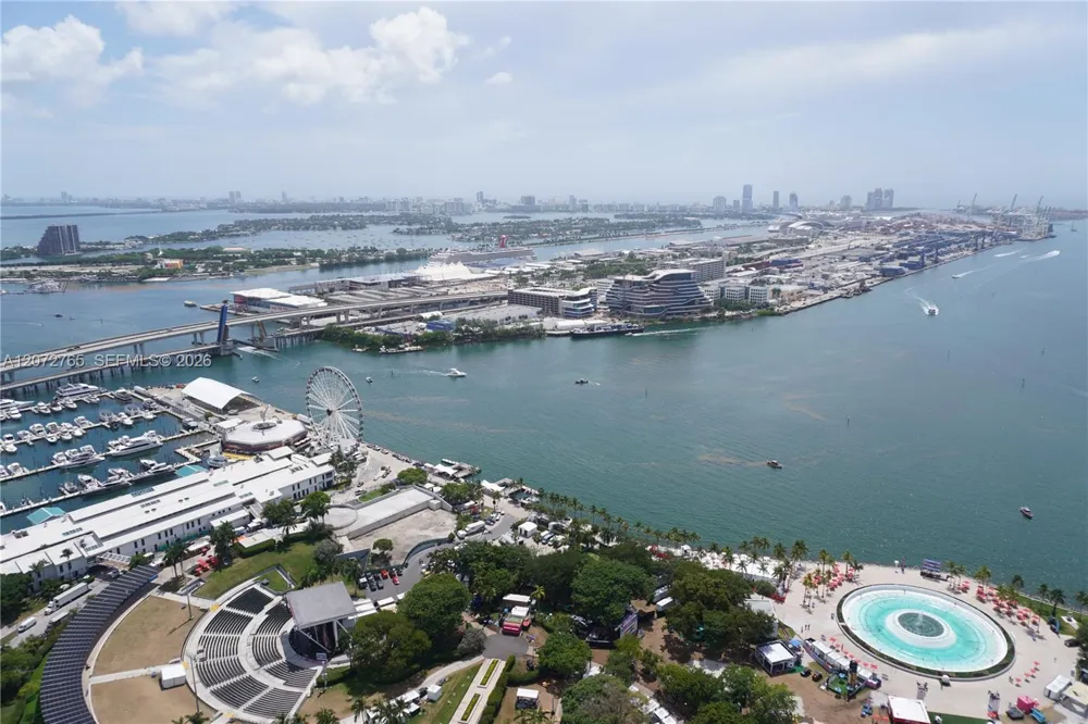50 Biscayne Blvd #5202 Miami, FL 33132