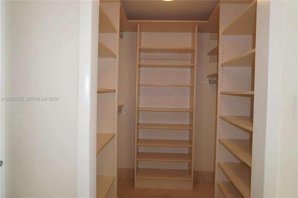 50 Biscayne Blvd #5202 Miami, FL 33132