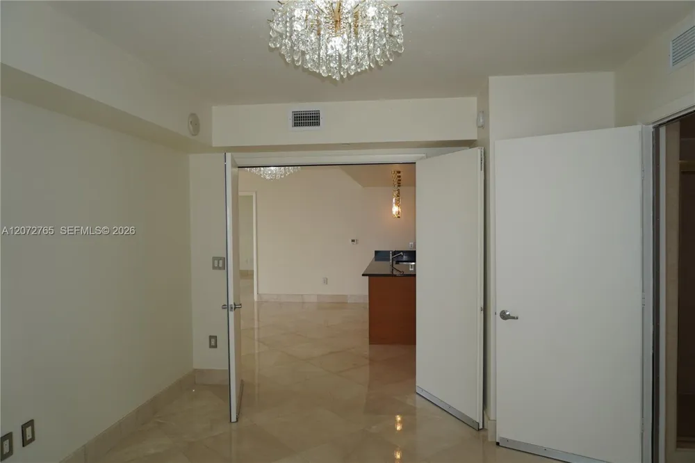 50 Biscayne Blvd #5202 Miami, FL 33132
