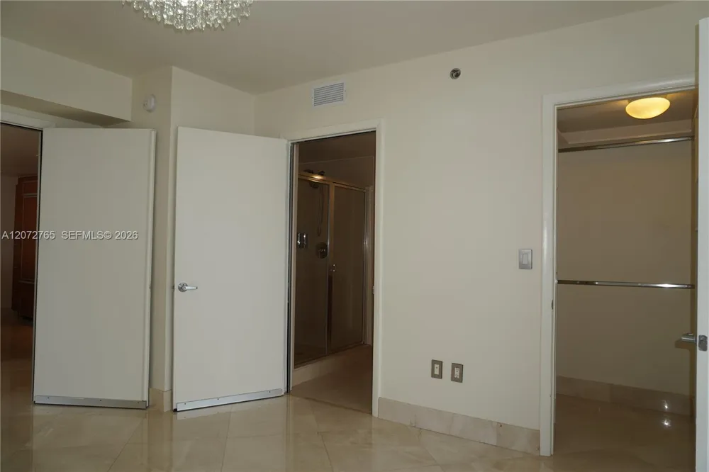 50 Biscayne Blvd #5202 Miami, FL 33132