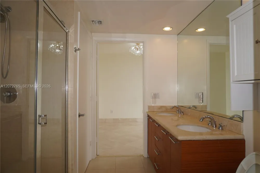 50 Biscayne Blvd #5202 Miami, FL 33132