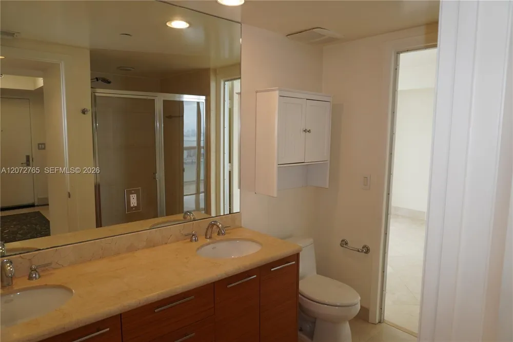 50 Biscayne Blvd #5202 Miami, FL 33132