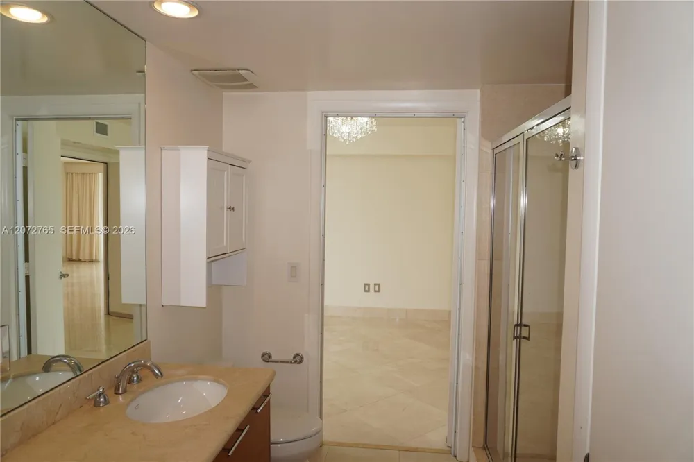 50 Biscayne Blvd #5202 Miami, FL 33132