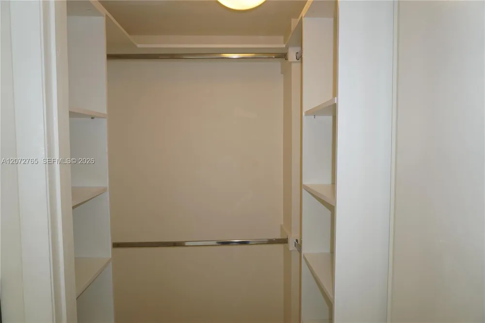 50 Biscayne Blvd #5202 Miami, FL 33132