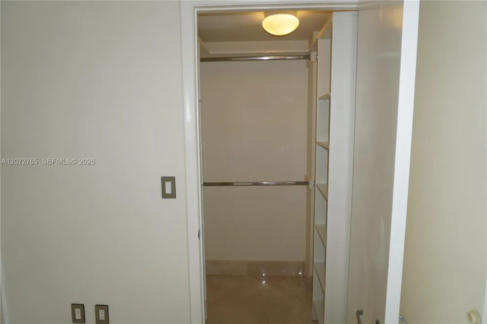 50 Biscayne Blvd #5202 Miami, FL 33132