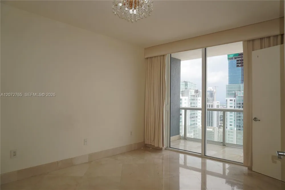 50 Biscayne Blvd #5202 Miami, FL 33132