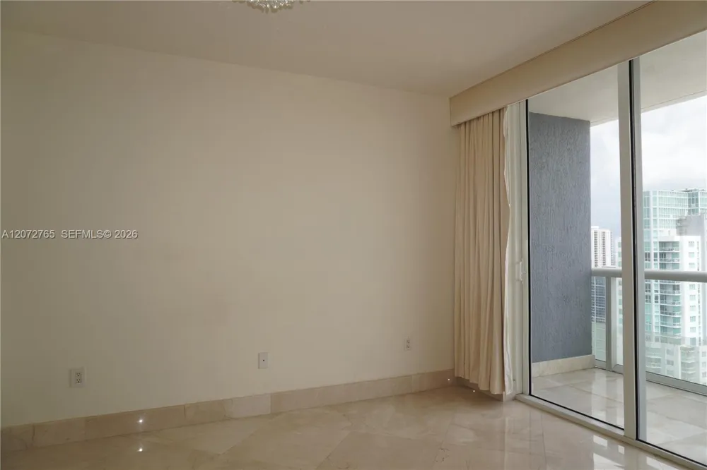 50 Biscayne Blvd #5202 Miami, FL 33132