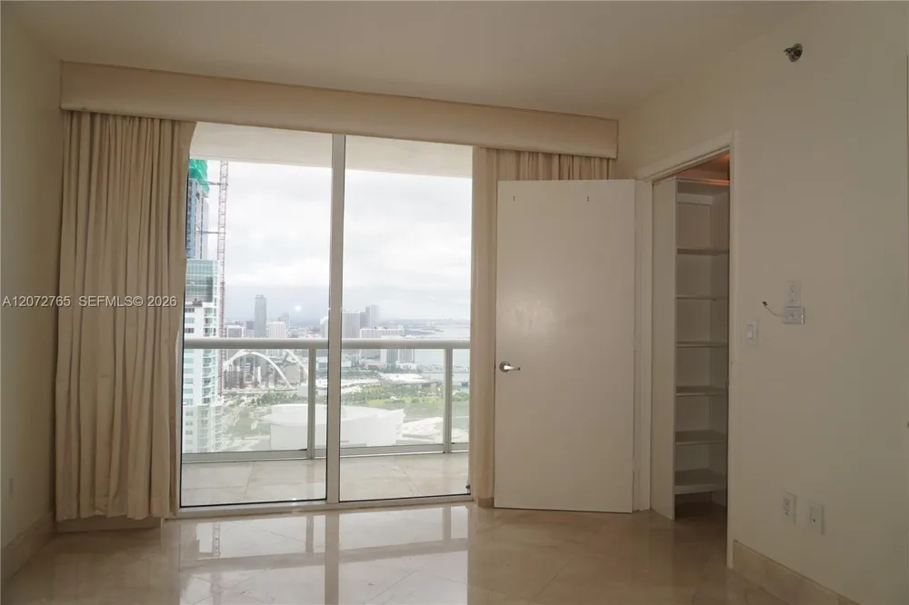 50 Biscayne Blvd #5202 Miami, FL 33132