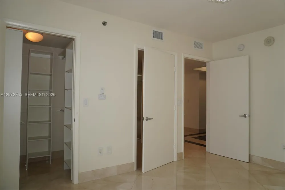 50 Biscayne Blvd #5202 Miami, FL 33132