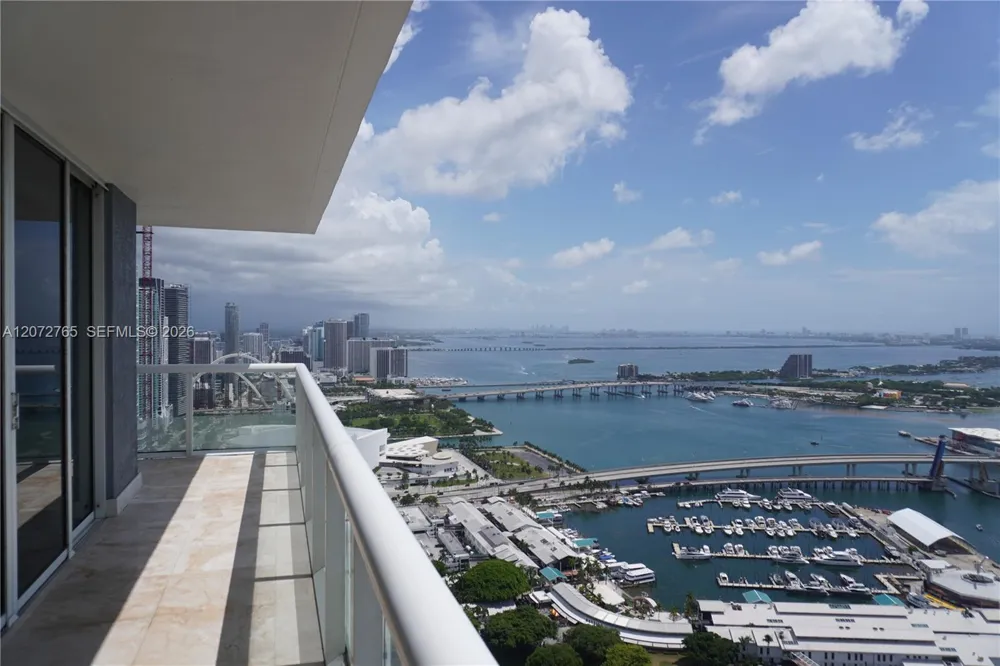 50 Biscayne Blvd #5202 Miami, FL 33132