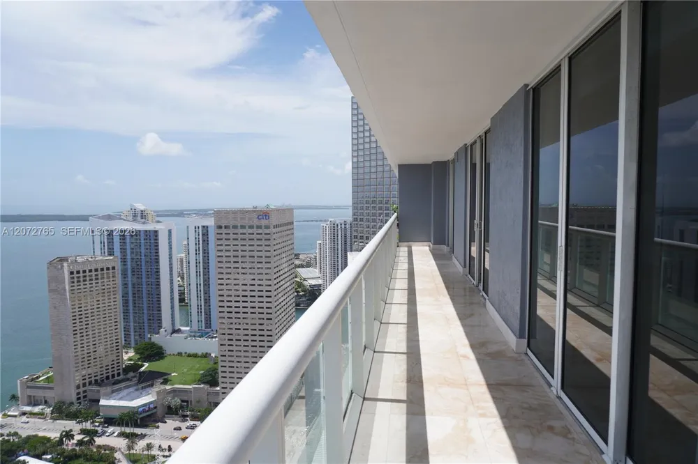 50 Biscayne Blvd #5202 Miami, FL 33132