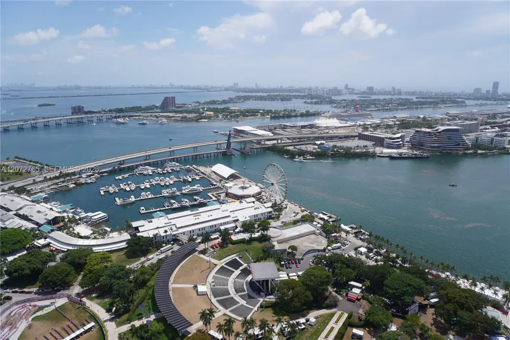 50 Biscayne Blvd #5202 Miami, FL 33132