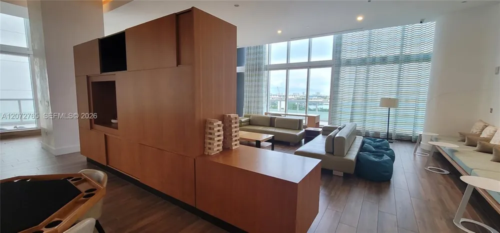50 Biscayne Blvd #5202 Miami, FL 33132