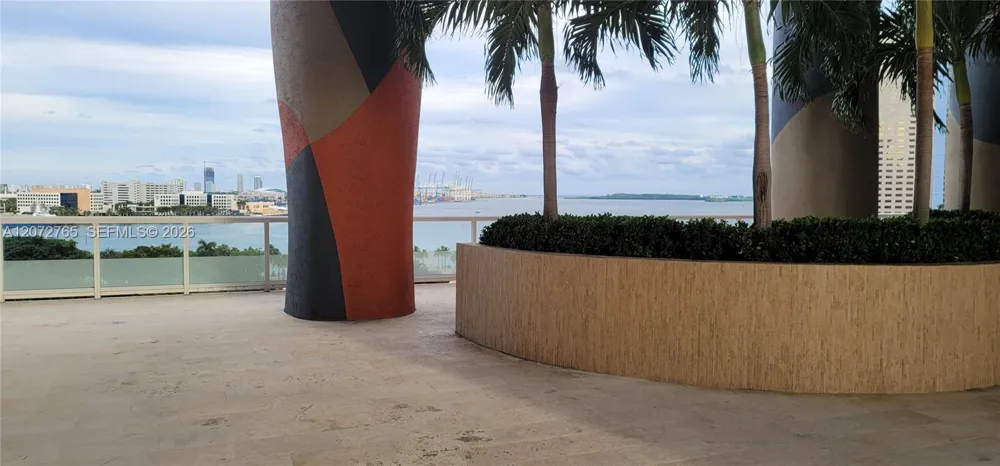 50 Biscayne Blvd #5202 Miami, FL 33132