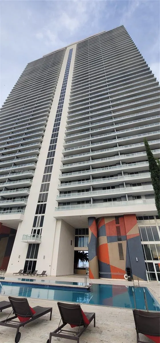 50 Biscayne Blvd #5202 Miami, FL 33132