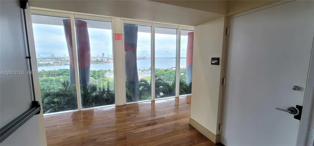 50 Biscayne Blvd #5202 Miami, FL 33132