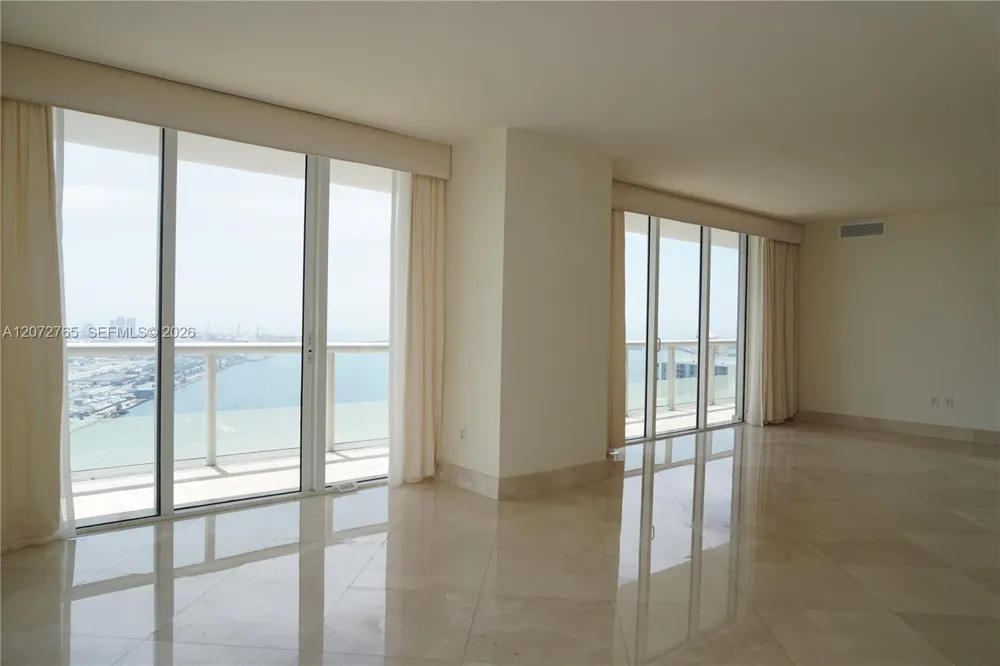 50 Biscayne Blvd #5202 Miami, FL 33132