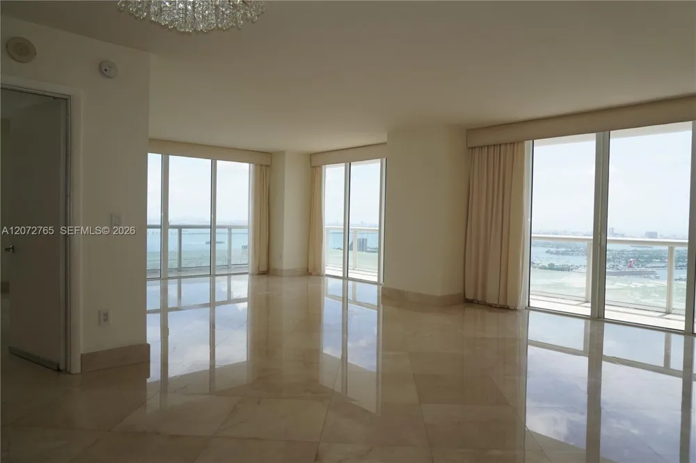 50 Biscayne Blvd #5202 Miami, FL 33132