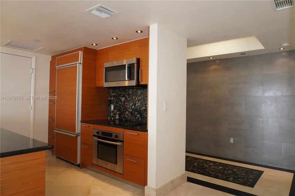 50 Biscayne Blvd #5202 Miami, FL 33132