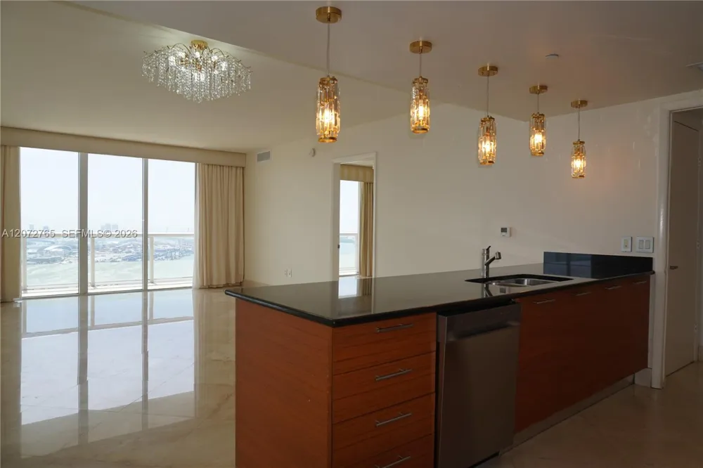 50 Biscayne Blvd #5202 Miami, FL 33132