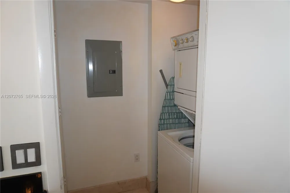 50 Biscayne Blvd #5202 Miami, FL 33132
