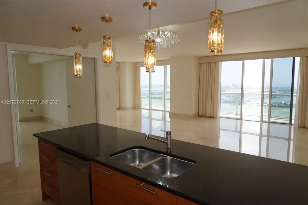 50 Biscayne Blvd #5202 Miami, FL 33132