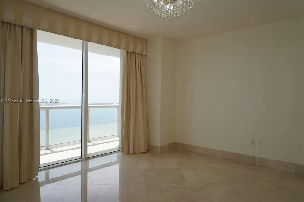 50 Biscayne Blvd #5202 Miami, FL 33132