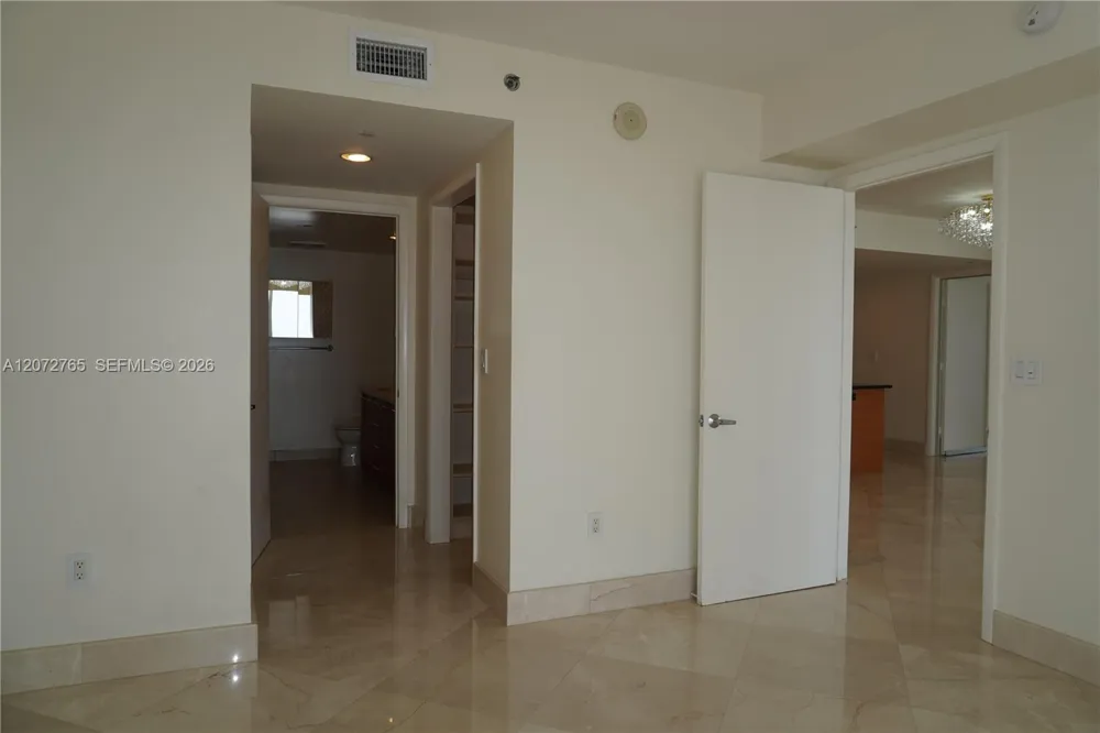 50 Biscayne Blvd #5202 Miami, FL 33132
