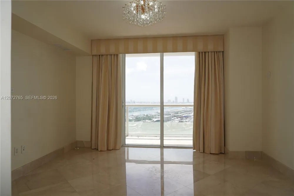 50 Biscayne Blvd #5202 Miami, FL 33132