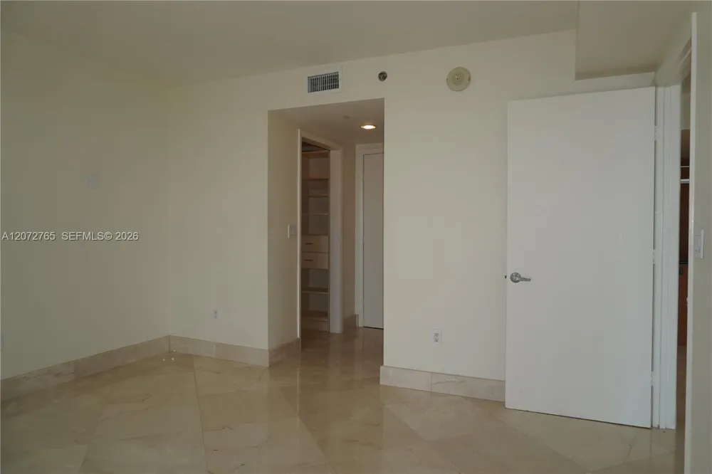 50 Biscayne Blvd #5202 Miami, FL 33132