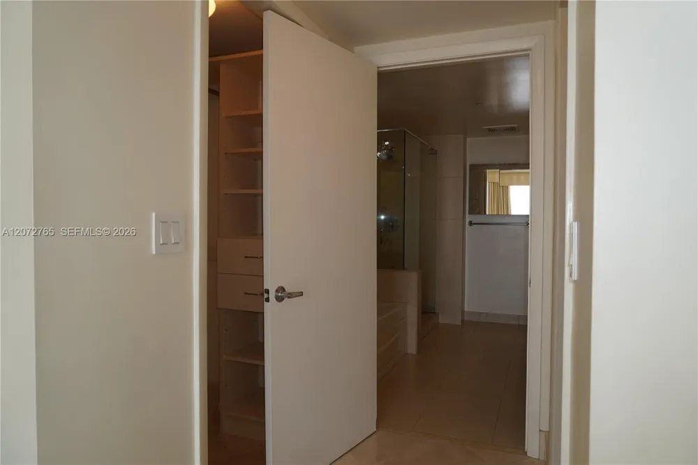 50 Biscayne Blvd #5202 Miami, FL 33132
