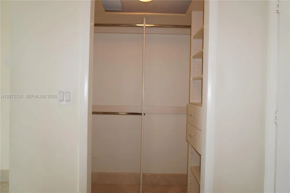 50 Biscayne Blvd #5202 Miami, FL 33132